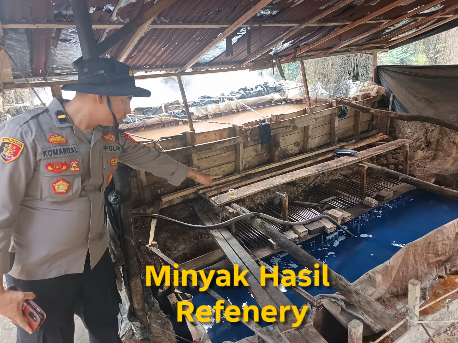 Polisi Bongkar Lokasi Penyulingan Minyak Ilegal di Keluang, Tiga Orang Diamankan