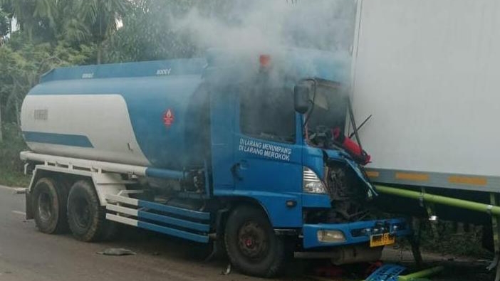 Truk Tangki Terbakar Hingga Meledak, Polsek Bayung Lencir Selidiki Kepemilikan