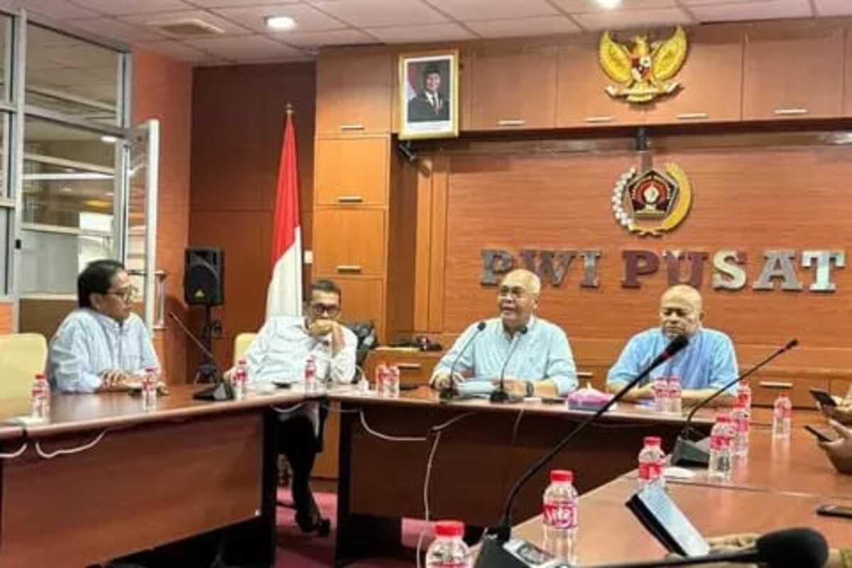 PWI Pusat Minta Hotman Paris Minta Maaf kepada Wartawan, Tegaskan Martabat Pers Harus Dihormati